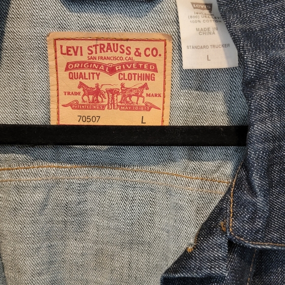 Levi's Men's Denim Jacket - Classic Blue - Picture 4 of 11